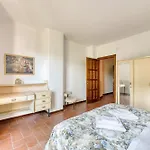 Guesthost - Il Glicine Flat X4