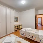 Guesthost - Il Glicine Flat X4 * Perúgia