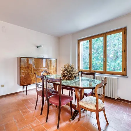 Guesthost - Il Glicine Flat X4 Apartament *