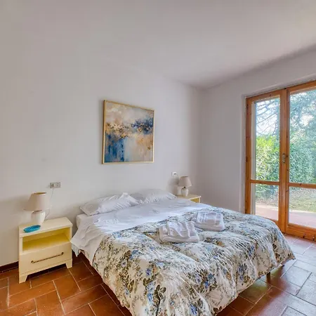 Apartament Guesthost - Il Glicine Flat X4 *