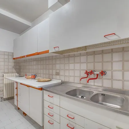 Guesthost - Il Glicine Flat X4 * Περούτζια