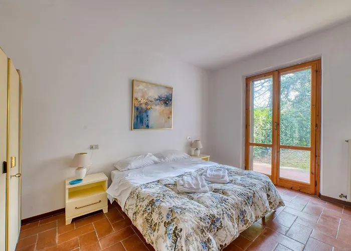 Appartement Guesthost - Il Glicine Flat X4 *