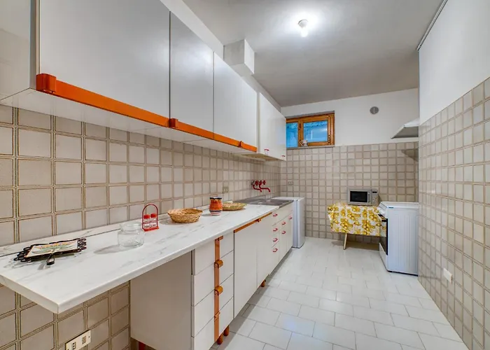 Guesthost - Il Glicine Flat X4 Apartment